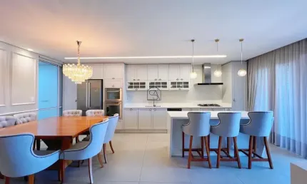 Apartamento com 03 quartos sendo 03 suítes e 04 BWC localizado no Kobrasol, São José - SC.