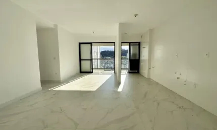 Apartamento com 03 quartos sendo 02 suítes e 03 BWC localizado no Kobrasol, São José - SC.