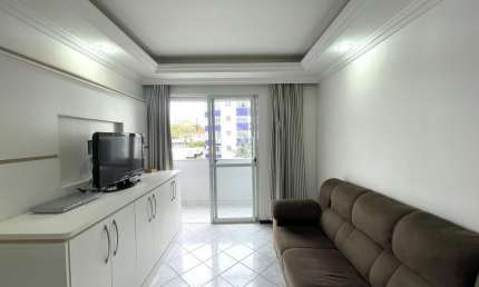 Apartamento com 03 quartos sendo 01 suíte e 02 BWC localizado em Capoeiras, Florianópolis - SC.