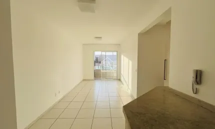Apartamento com 02 quartos sendo 01 suíte 02 BWC localizado na Serraria, São José - SC.