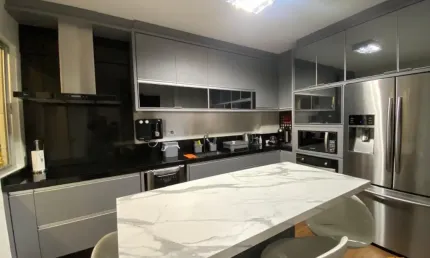 Apartamento com 03 quartos sendo 01 suíte 02 BWC localizado em Campinas - São José.