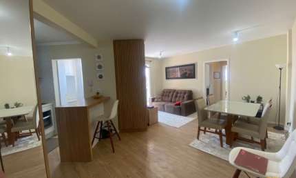 Apartamento com 02 quartos sendo 01 suíte 02 BWC localizado no Estreito - Fpólis.