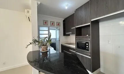 Apartamento com 03 quartos sendo 01 suíte 03 BWC localizado no bairro Canto do Estreito - Fpólis SC.