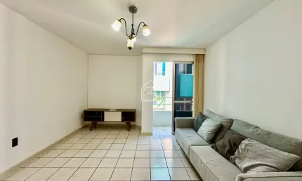 Apartamento com 02 quartos 01 BWC localizado em Barreiros São José SC.