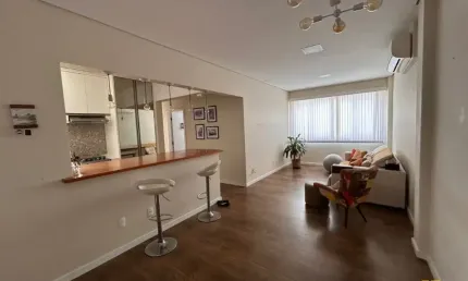 Apartamento com 03 quartos sendo 01 suíte 02 bwc localizado no centro de florianópolis sc.