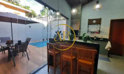 Linda casa térrea num dos condomínios mais completos no lazer