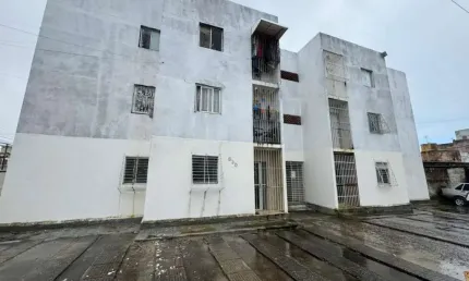 Apartamento com 2 Quartos em Jardim Atl&#226;ntico, Olinda