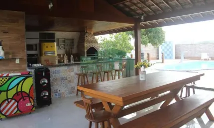 Casa com 5 quartos à venda na Avenida Themístocles Torres Resende, Bairro Novo, Gravatá