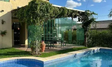Casa de Alto padrão em condomínio com 05 quartos, em Gravatá/PE