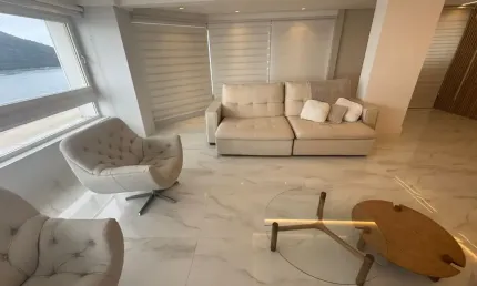 Apartamento Frente Mar à Venda em Balneário Camboriú