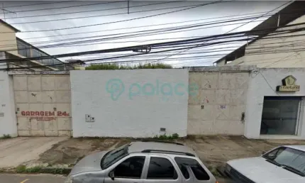 GALPÃO no Mariano Procópio para locação no valor R$ 10.000,00 mais taxas.