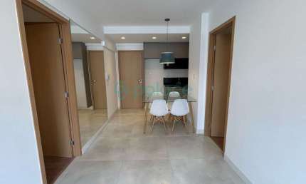 Apartamento de 2 quartos (01 suíte) para locação no centro no valor R$ 2.400,00 + taxas.