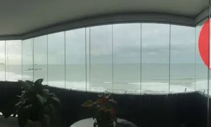 Luxuoso apartamento com 3 suítes e 200 metros.rmitórios à venda, 200 m² por R$ 3.000.000 - Praia das Pitangueiras - Guarujá/SP