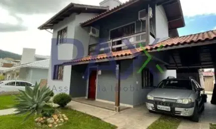 Casa com 3 quartos à venda na Rua dos Canários, 6, Pedra Branca, Palhoça por R$ 1.000.000