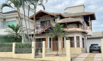 Casa com 4 quartos à venda na Avenida dos Lagos, 3709, Pedra Branca, Palhoça por R$ 1.599.000