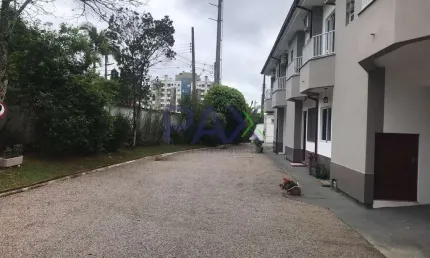 Casa em condomínio fechado com 3 quartos à venda na Rua dos Canários, 155, Pedra Branca, Palhoça por R$ 530.000