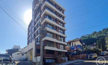 Studio moderno, com vaga coberta, no Centro de Florianópolis