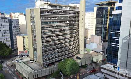 Loja comercial no coração de Florianópolis: ampla e bem localizada