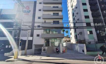 Aconchegante apartamento com duas suítes no coração de Florianópolis