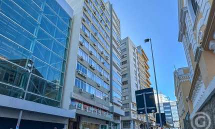 Apartamento com um dormitório no Centro de Florianópolis