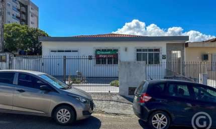 Espaçosa casa comercial para aluguel no bairro Capoeiras, Florianópolis