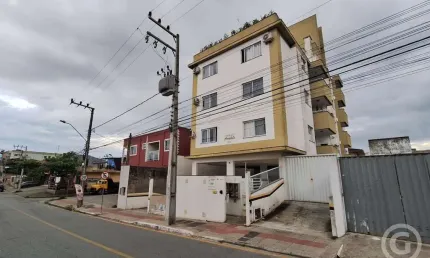 More no Condomínio Amábile: apartamento aconchegante no bairro Serraria, em São José