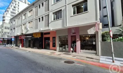 Excelente oportunidade de sala comercial no centro de florianópolis