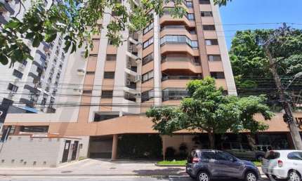 Apartamento amplo, perfeito para famílias, no coração de Florianópolis