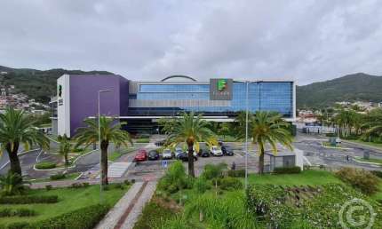 Estabeleça seu negócio em uma sala comercial de alto padrão no Floripa Shopping