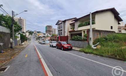 Terreno comercial amplo e sem mobília em São José: uma oportunidade única para expandir seu negócio