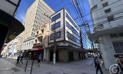 Localização estratégica: Prédio comercial para alugar no centro de Florianópolis