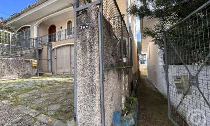 Descubra seu novo lar na tranquila Trindade, Florianópolis