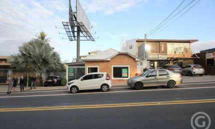 Loja comercial em Florianópolis: espaçosa e em localização estratégica