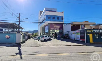 Amplo espaço e localização estratégica para o crescimento do seu negócio
