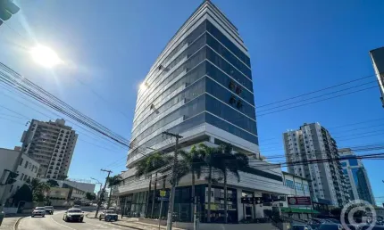 Loja comercial ampla e bem localizada no Estreito, Florianópolis