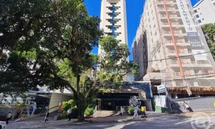 Sala comercial no Centro de Florianópolis, na Avenida Rio Branco, com garagem.