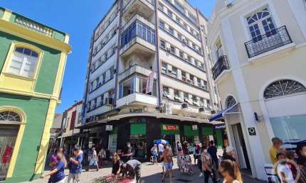 Sala comercial pronta para alavancar o seu negócio no Centro de Florianópolis