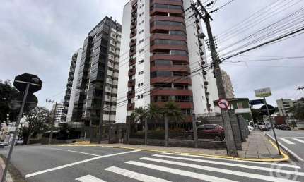 Apartamento com 3 quartos para alugar na Rua Rafael Bandeira, 26, Centro, Florianópolis