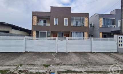 Apartamento semimobiliado com churrasqueira em Florianópolis