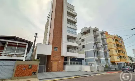 Apartamento semimobiliado, com vista para o mar, no bairro Estreito