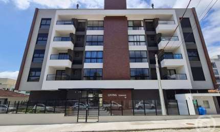 Apartamento moderno e totalmente mobiliado para alugar em Florianópolis