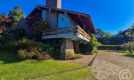 Residência ampla e mobiliada em Santo Antônio de Lisboa