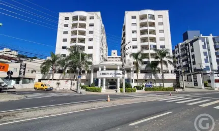 More em frente à UFSC: apartamento semimobiliado com 3 quartos e lazer completo