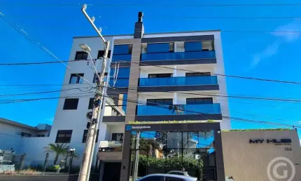 More em um apartamento sofisticado com vista para o mar em coqueiros