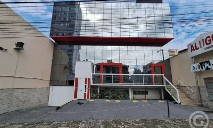 Prédio comercial espaçoso com localização estratégica em florianópolis