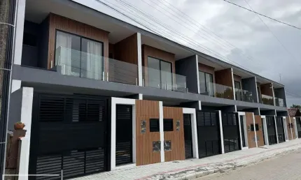 Casa com 3 quartos à venda na Rua Rio Negrinho, 350, Centro, Balneário Piçarras