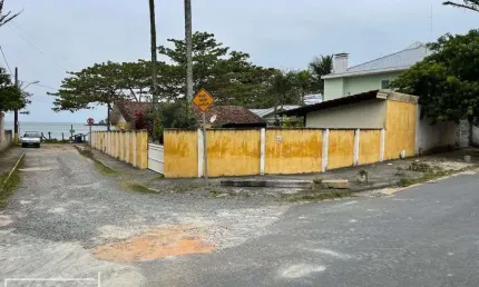 Casa com 2 quartos à venda na Avenida São João, 805, Armação, Penha