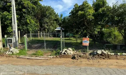 Terreno à venda na Rua Das Palmeiras, 700, Itacolomi, Balneário Piçarras