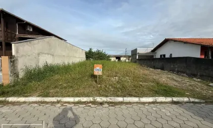 Terreno à venda na Rua Brasília, 1000, Itacolomi, Balneário Piçarras