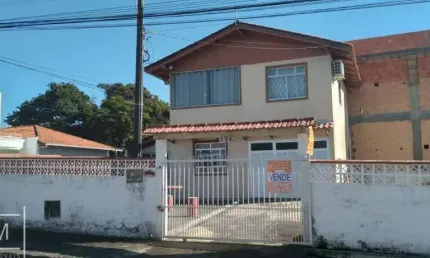 Casa com 3 quartos à venda na R:Francisco José Vieira, 196, Centro, Balneário Piçarras, 110 m2 por R$ 1.200.000
